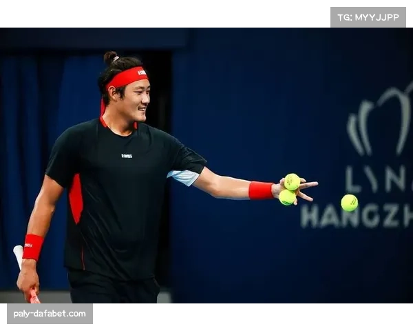 张之臻身高优势与发球威力，伤后复苏寻求比赛节奏掌控